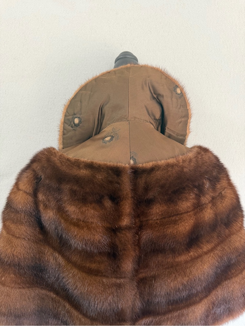 Vintage Genuine Mink Fur Stole, Cape Style 1950s-60s Classic Lining - Picture 3 of 10